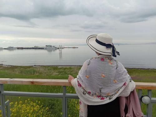 看闺蜜过得好会心生嫉妒,看闺蜜朋友圈秀恩爱文案高级感