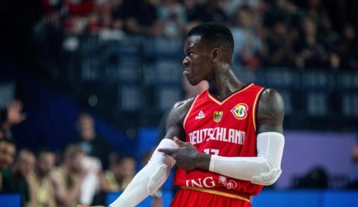 施罗德赢了东契奇30分,施罗德被东契奇打疯