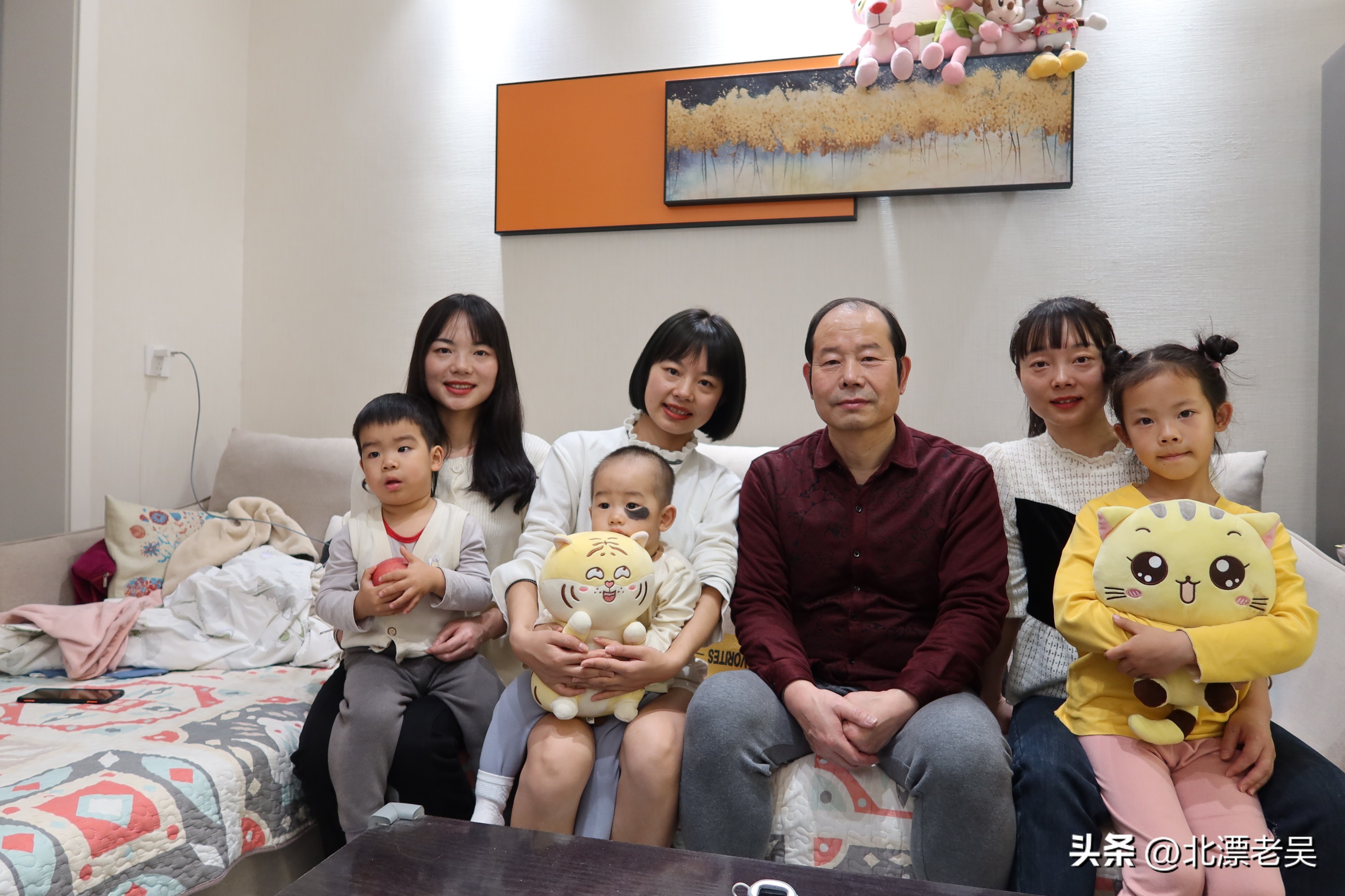 回家过年，只为给爱人燃烛焚香，上坟请灵