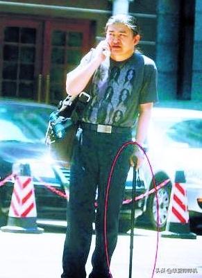 家中建酒吧，一个人去办结婚登记，刘欢是个怎样的人？