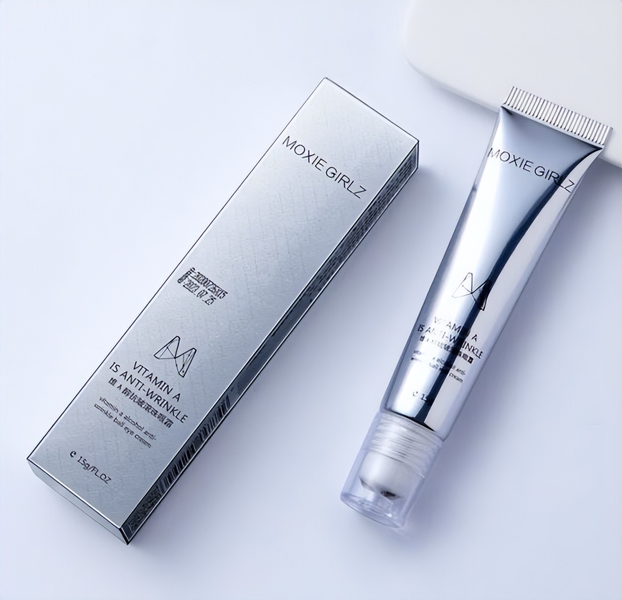 哪款眼霜能与兰蔻相媲美,国货抗皱眼霜35岁以上测评