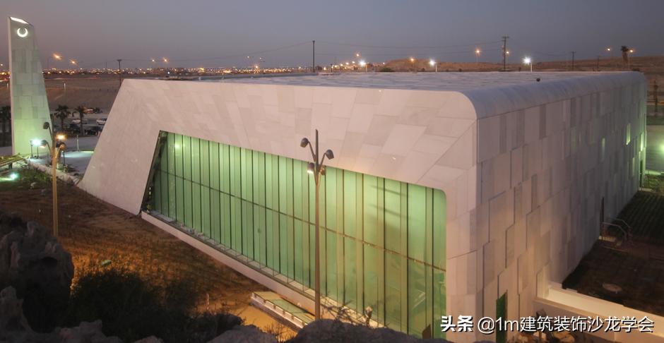 玻璃和玉石材质有什么区别,透光玉石玻璃是什么