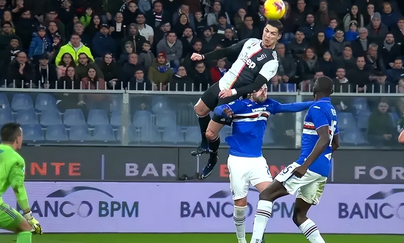 足坛十大神技,盘点足坛十大逆天弧线进球