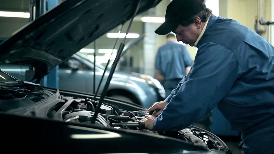 汽车寿命一般开几年,一辆汽车的寿命多少时间报废