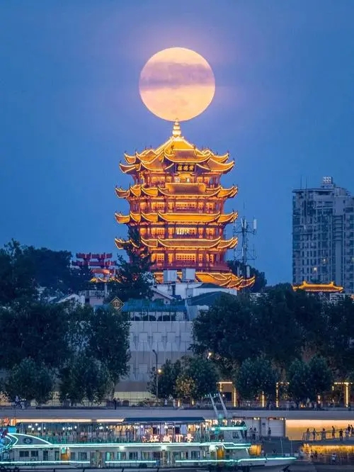 论故城玉门关文化的艺术形态和审美特征