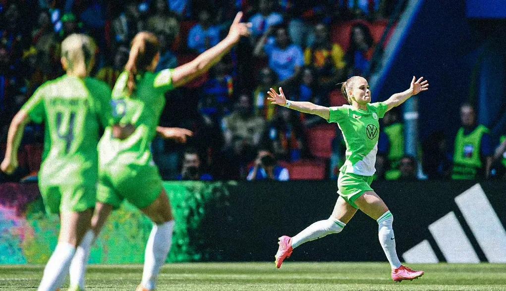 女足2:1逆转日本,女足欧冠联赛首秀