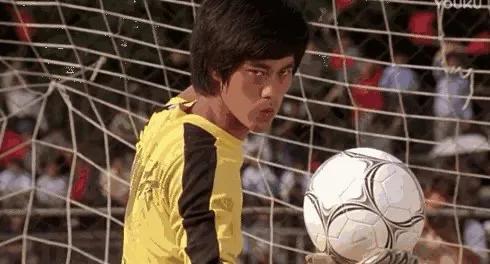 谢贤周星驰少林足球幕后故事,少林足球周星驰找别人要钱