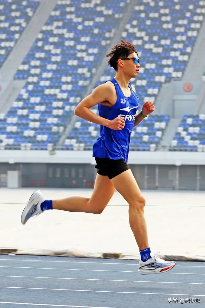 鸿星尔克芷境2.0颜值,鸿星尔克芷境1.0跑鞋横评