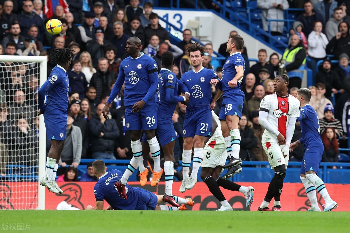 英超切尔西3-2险胜卢顿热刺,英超积分榜曼城vs切尔西