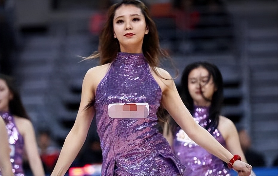 宋小粤和黄逸辉,cba啦啦队黄逸辉vs宋小粤