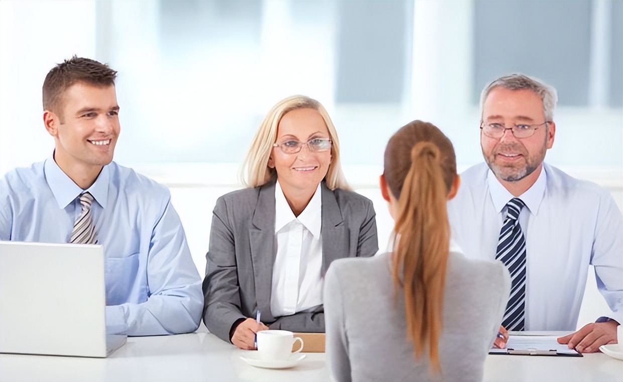 为什么小公司文员干不久,小公司文员每天的工作