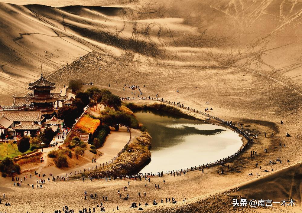 为了一个沙漠“小池塘”，投资47亿，还年年送水续命18年，值吗？