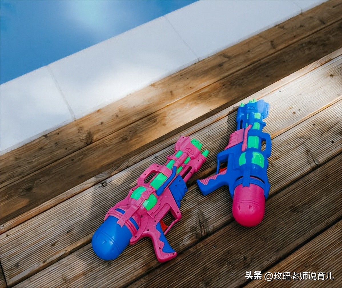 孩子游完泳后流鼻涕怎么回事,儿童游完泳就鼻塞打喷嚏