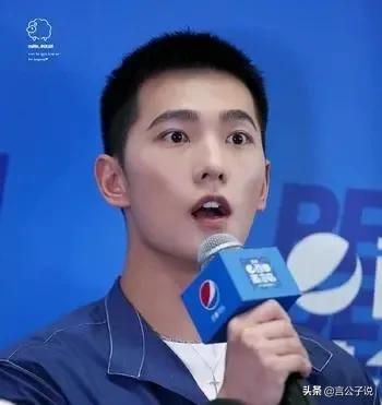 长着兔子脸的男明星有哪些,长得像兔子牙的男明星