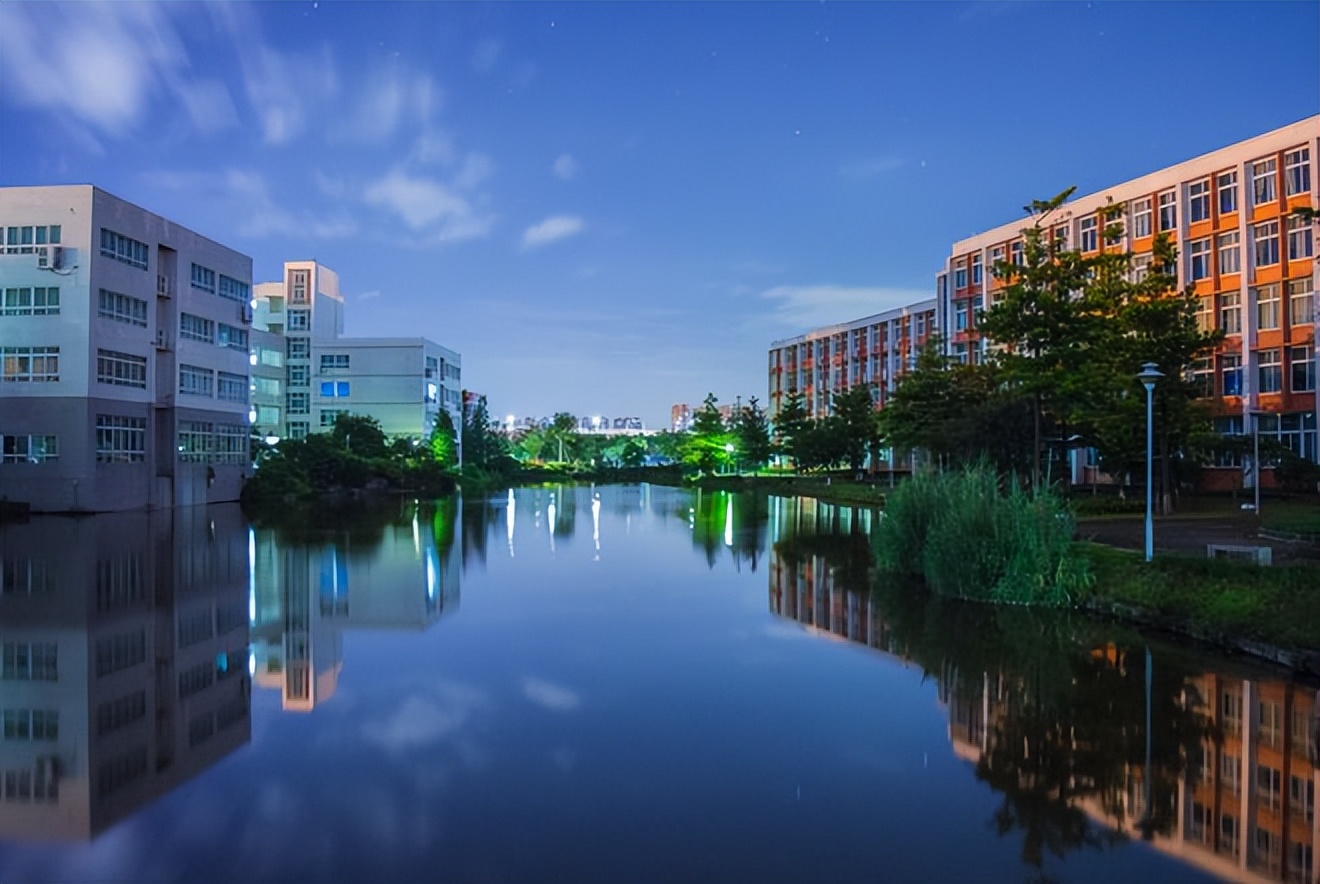 山河大学为何火遍全网,山河大学官网真实存在吗