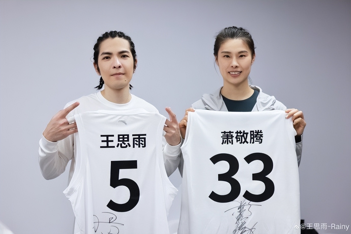 中国女篮王思雨照片好看一点的,徐杰和张茹王思雨身高啥关系