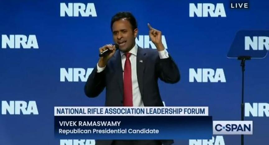 台湾17岁男子扫射当铺，冲锋枪打空2个弹匣！美政客建议全民拥枪