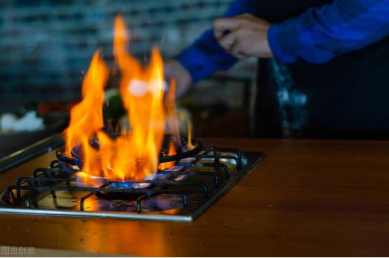 燃气灶火焰发黄解决方法视频,燃气灶火焰发黄怎么调成蓝火