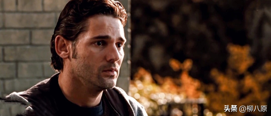 独特的空间连接方式,加上非线性时间线,创造出真实的角色情感