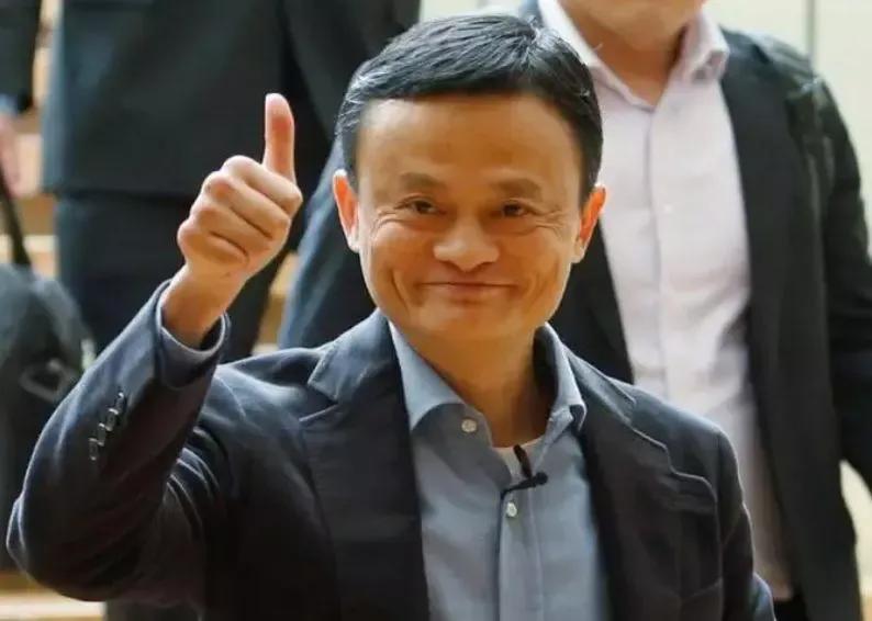 马云现身巴黎被偶遇照片,马云现身巴黎被网友偶遇