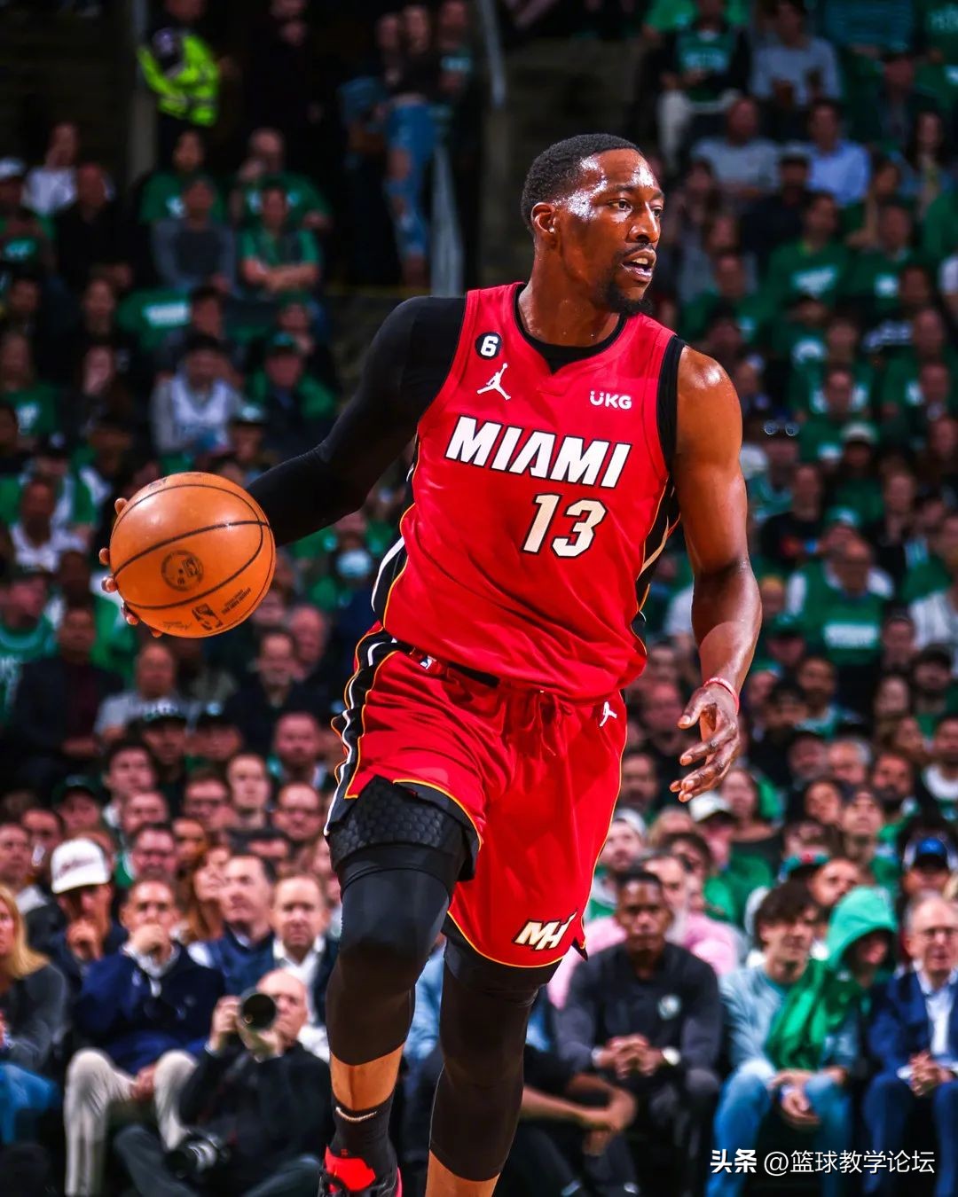 巴特勒关键时刻致命5分杀死比赛,巴特勒上场17分钟怒砍两分