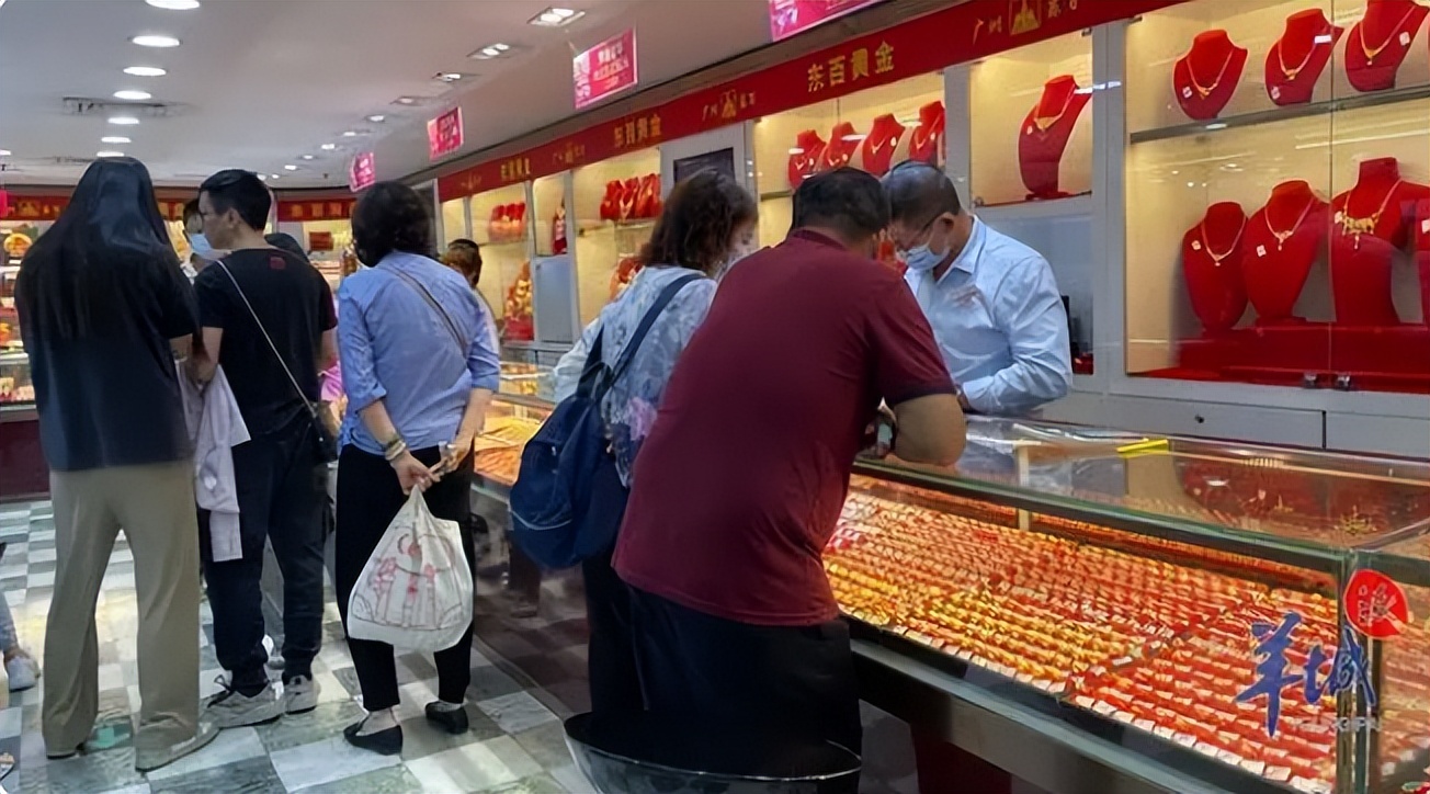 黄金价格创新高你还会不会买,黄金价格暴涨该买什么