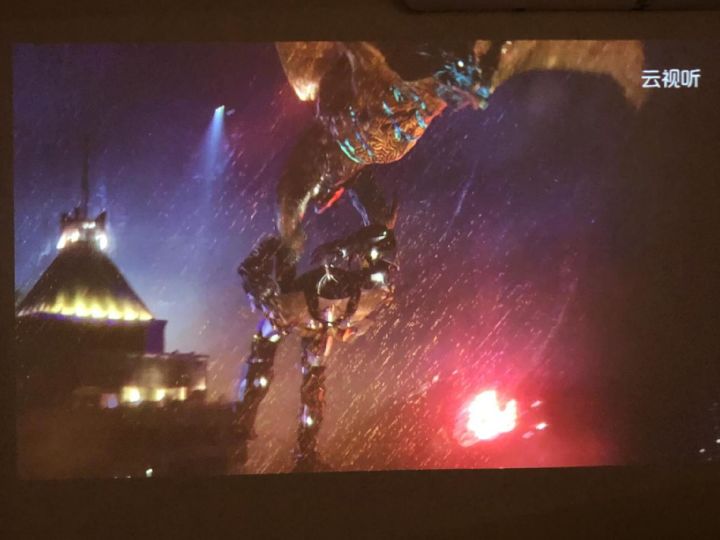 极米吸顶灯投影仪真实测评,极米投影仪神灯评测