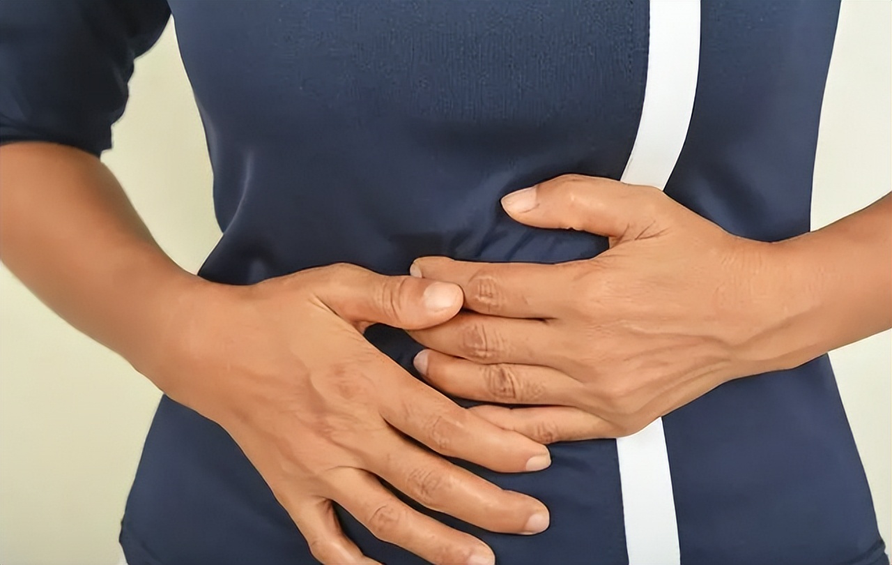 烧心反酸少吃甜的,反胃烧心反酸恶心应该少吃什么