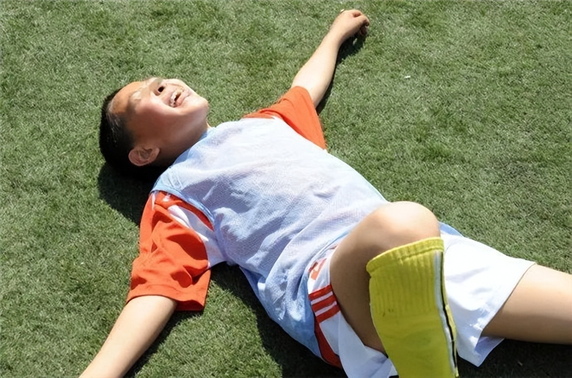 学校内学生伤害事故责任划分,学生在学校意外受伤责任归谁