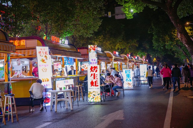 臭豆腐挣钱吗摆摊卖臭豆腐赚钱吗,我摆摊一天的感悟