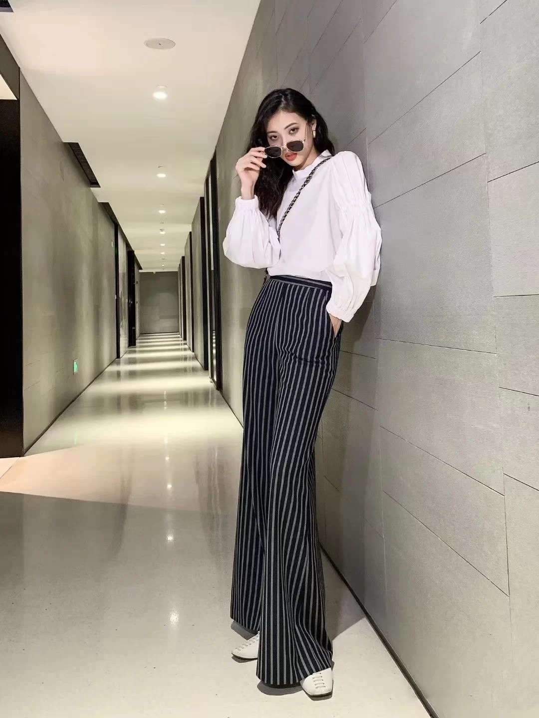 冬天穿什么裤子显瘦显腿长卫裤,百搭裤子设计感显高显瘦直筒裤