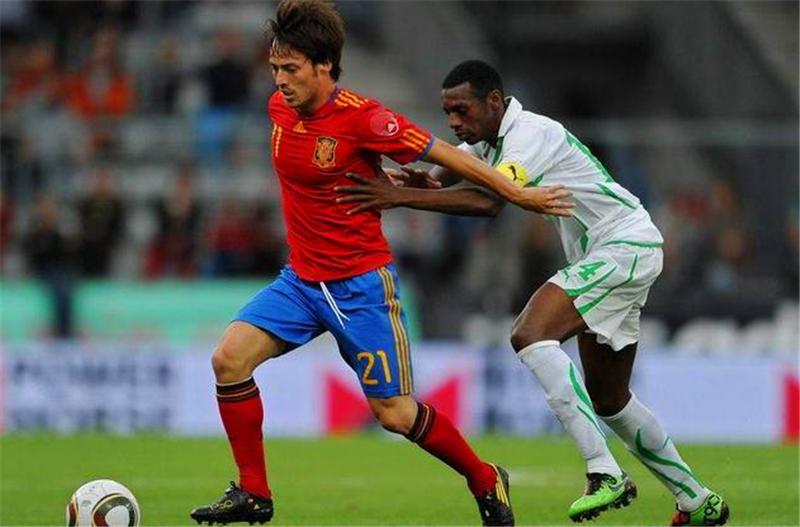 向往皇马却被看走眼，绝配巴萨却生不逢时，梅西偶像的接班人真难