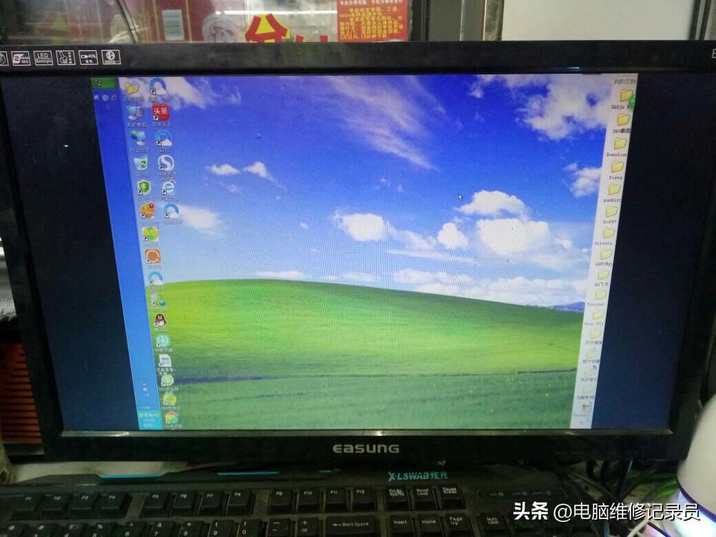 显示器怎么操作都不好使,显示器有很薄黑边无法全屏