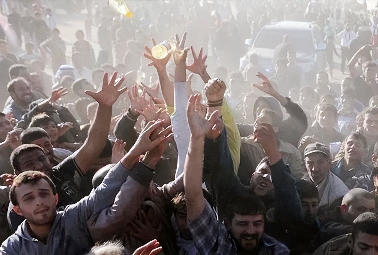 美军冲进萨达姆办公室，发现两件“中国造”，分别来自上海和台湾