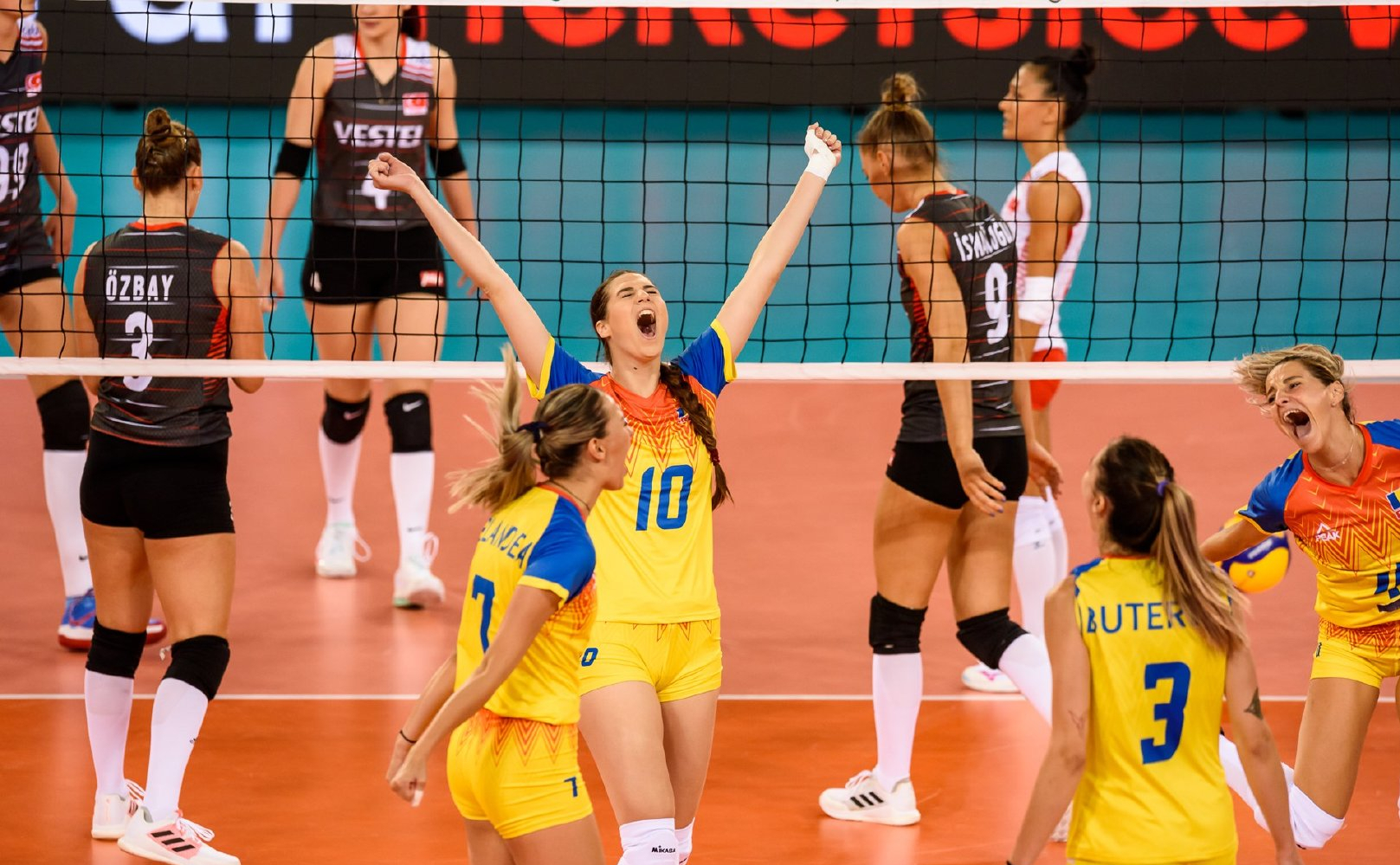 中国女排未来三个新星,土耳其女排接应新星