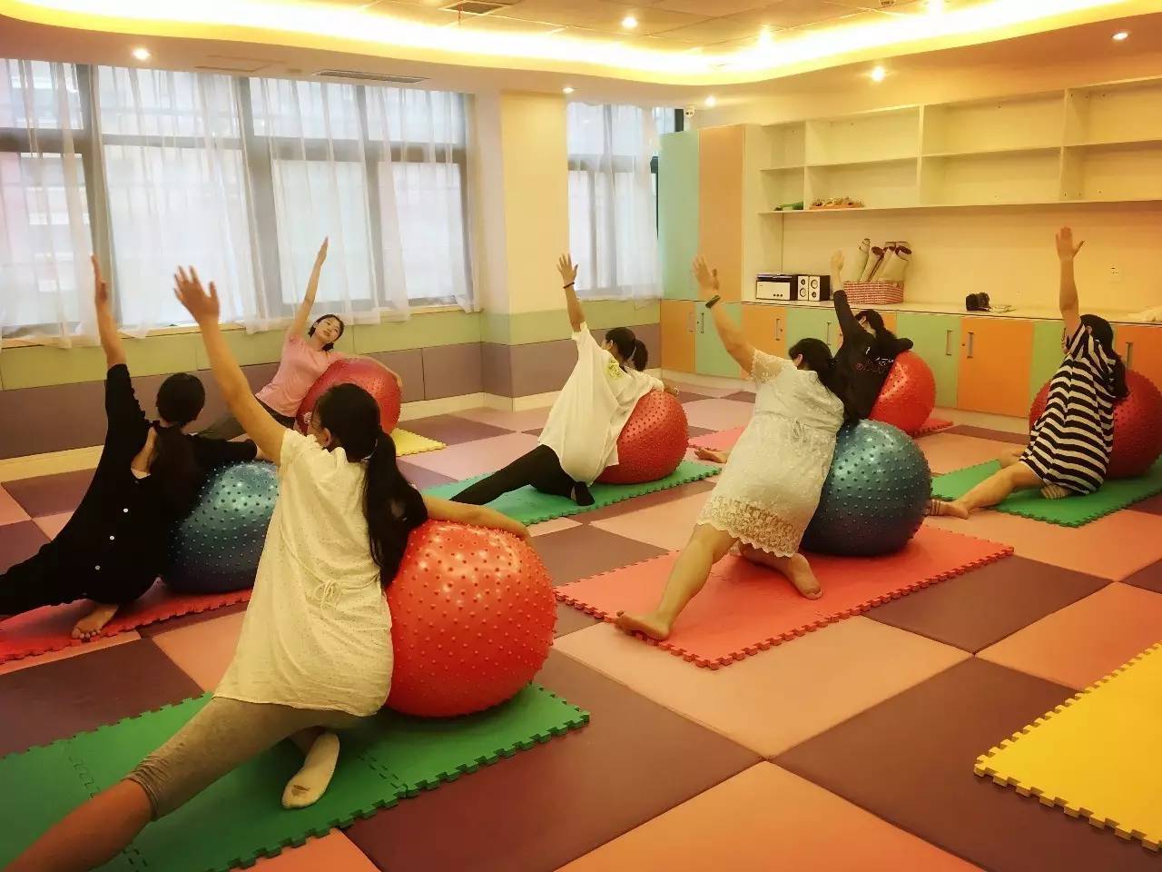 顺产时会把婴儿头部挤变形吗,顺产宝宝头部挤压对智力有影响吗