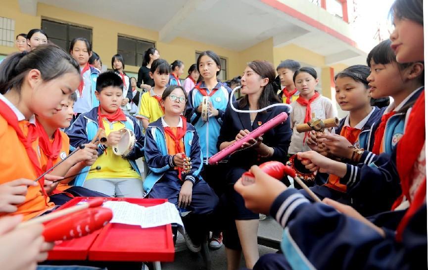 底阁中心小学2018,峄城底阁小学