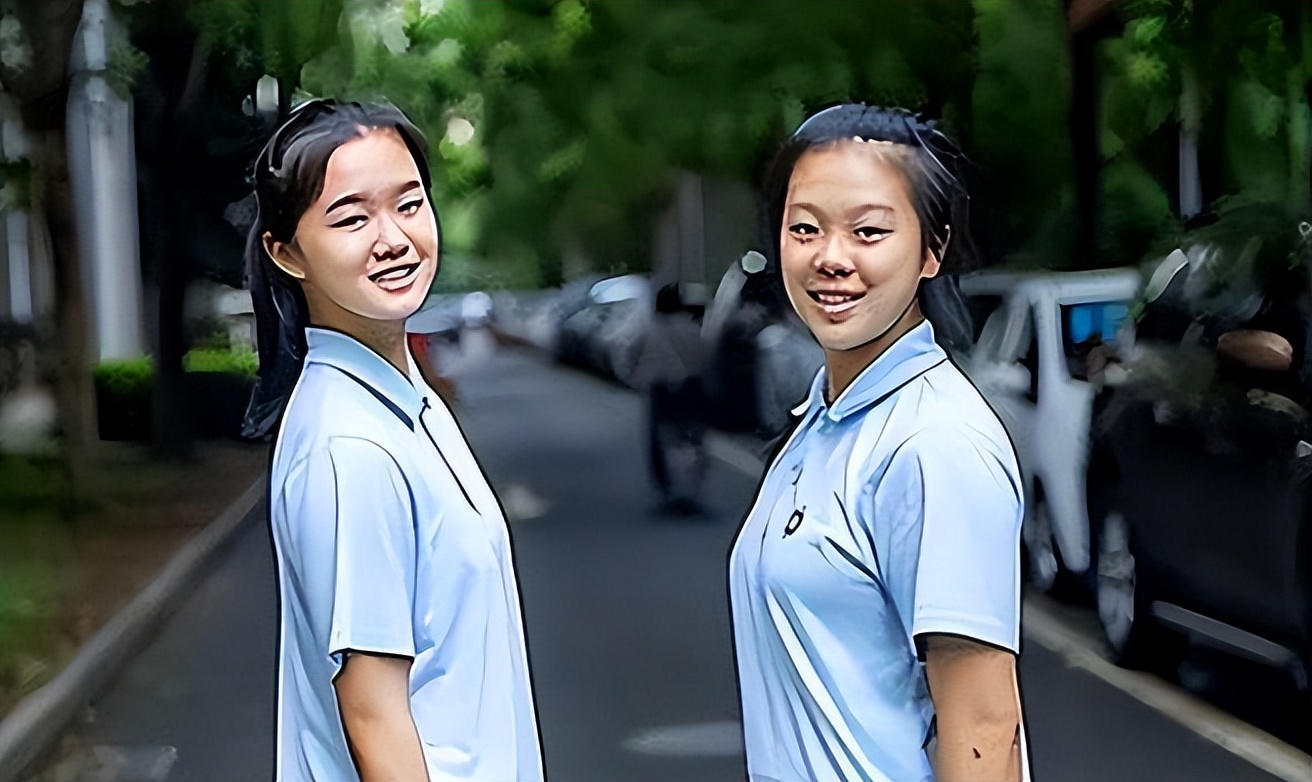 那个高考发疯的女孩现状,高考一字马女孩现状如何