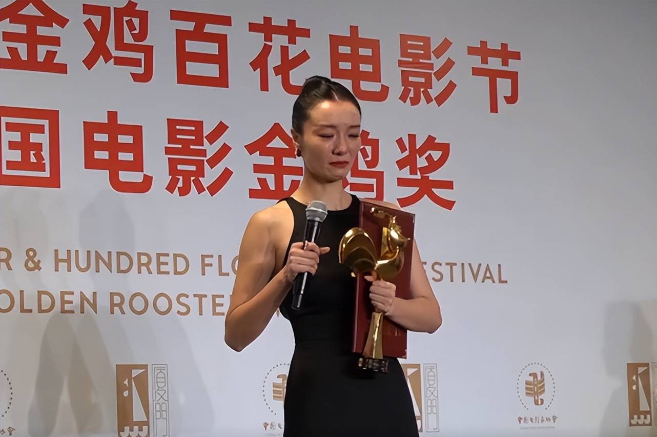 金鸡奖朱一龙获奖前描述,金鸡奖朱一龙获奖现场