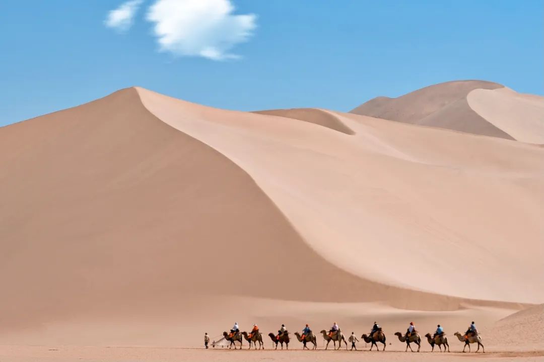 沙漠里的奢华天花板，比摩洛哥更耀眼