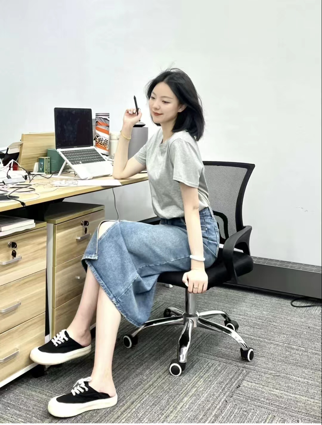 穿黑色半身裙配什么鞋好看夏天,女大码西装垂感半身裙夏天