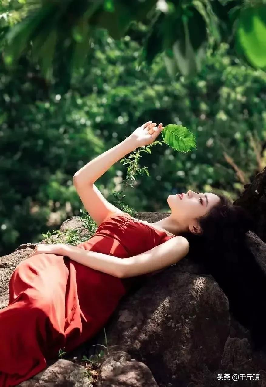 梦幽恋语曲绵柔，细雨抚琴醉情弦（原创/古风）