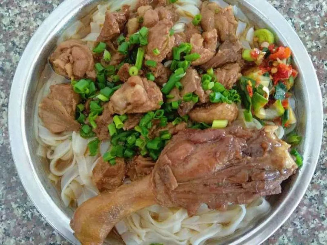 广西米粉好吃还是江西米粉好吃,广西柳州最出名的米粉叫什么