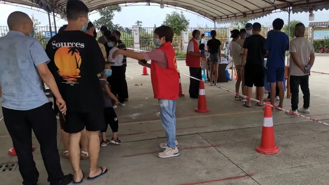 人大活动抗击疫情人大代表在行动,凝心聚力战疫情人大代表在行动