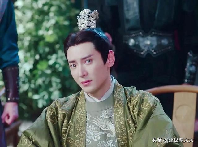 他是长得最帅的公务员，被人忽悠转行当演员，闯圈多年却不温不火