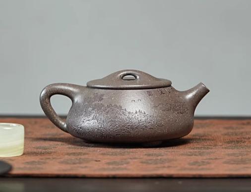 捂灰紫砂壶价格比一般壶高吗,助工紫砂壶一般什么价格