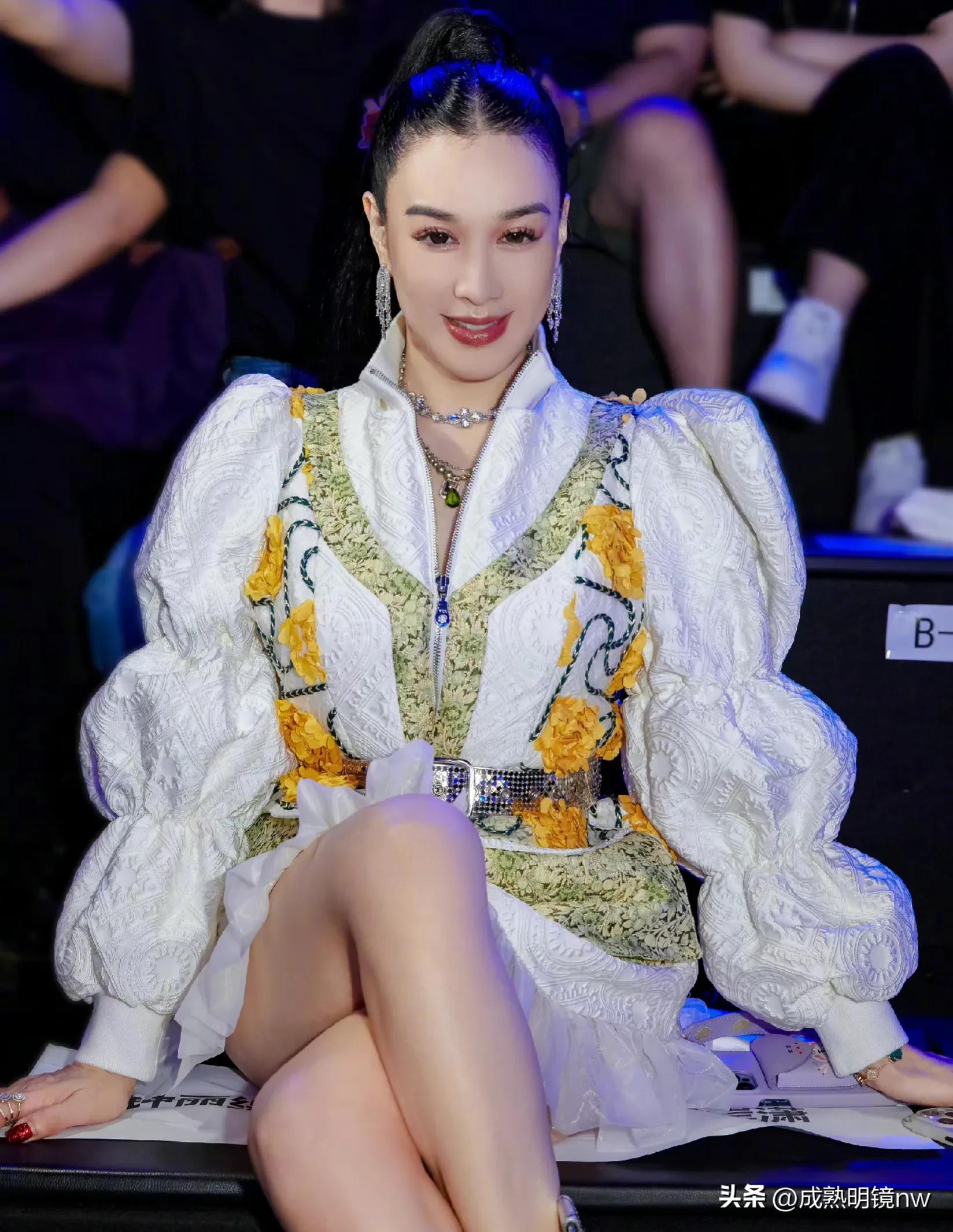 钟丽缇年轻惊艳美照图片混剪,钟丽缇大方迷人图片