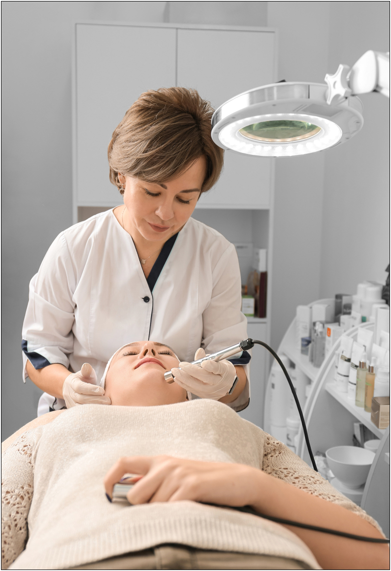 空姐注射玻尿酸打进血管险丧命,一空姐注射玻尿酸险丧命