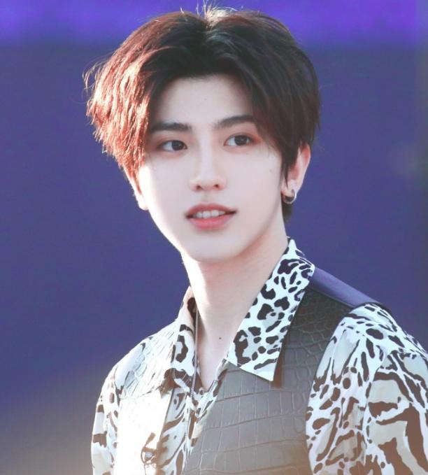 巴啦啦小魔仙赵今麦今昔对比,赵今麦与小魔仙