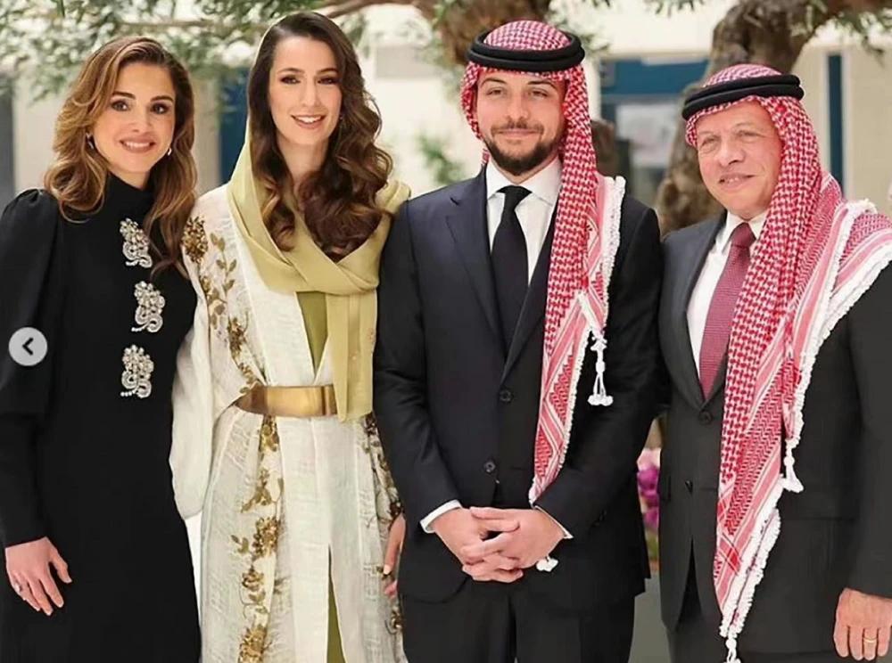 凯特王妃带父母参加约旦王室婚礼,凯特王妃约旦婚礼戴王冠